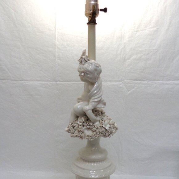 Neoclassical White Porcelain Cherub Lamp 1940's - Picture 4 of 16